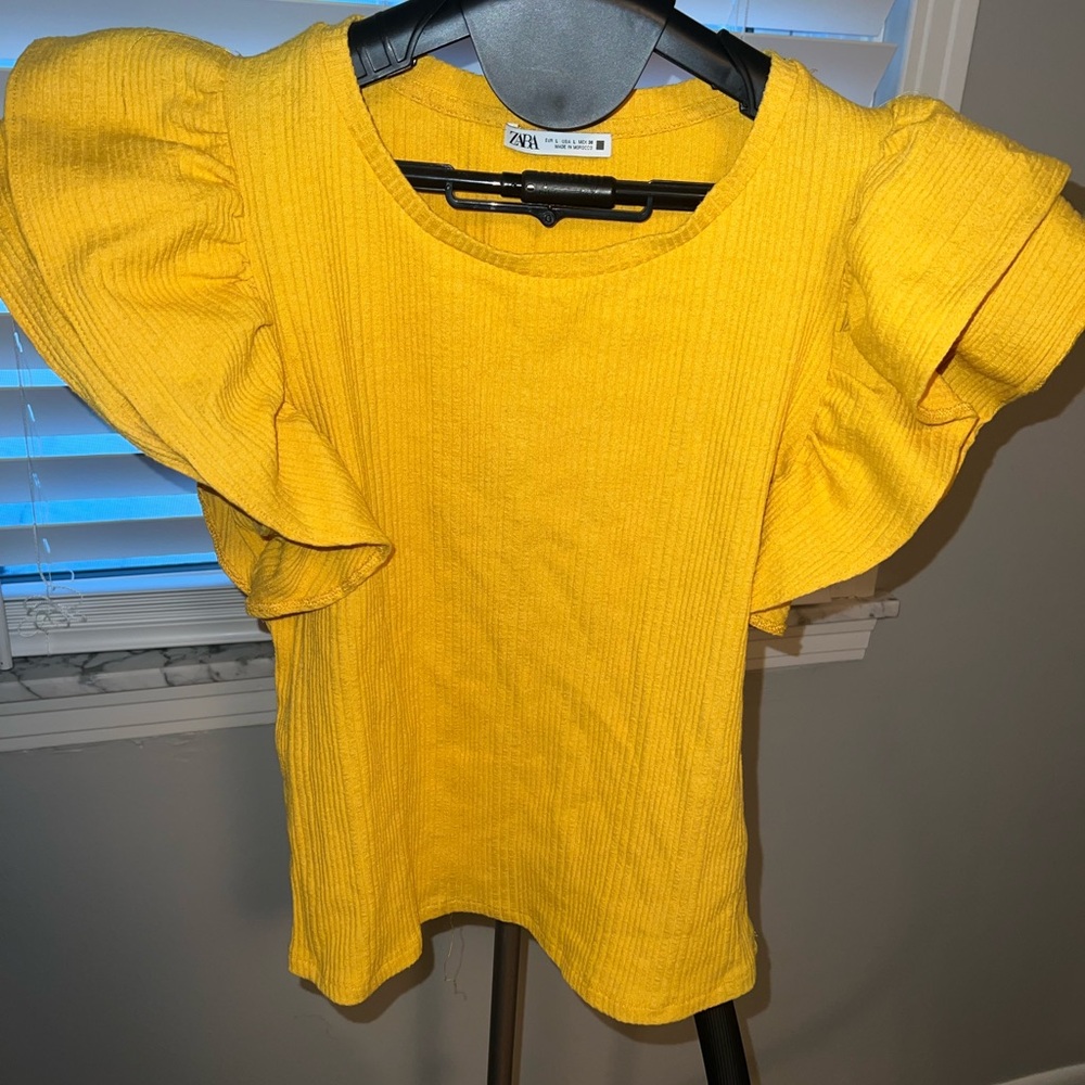 ZARA Mustard Yellow Ruffle Sleeve Ribbed Top - Picture 3 of 3